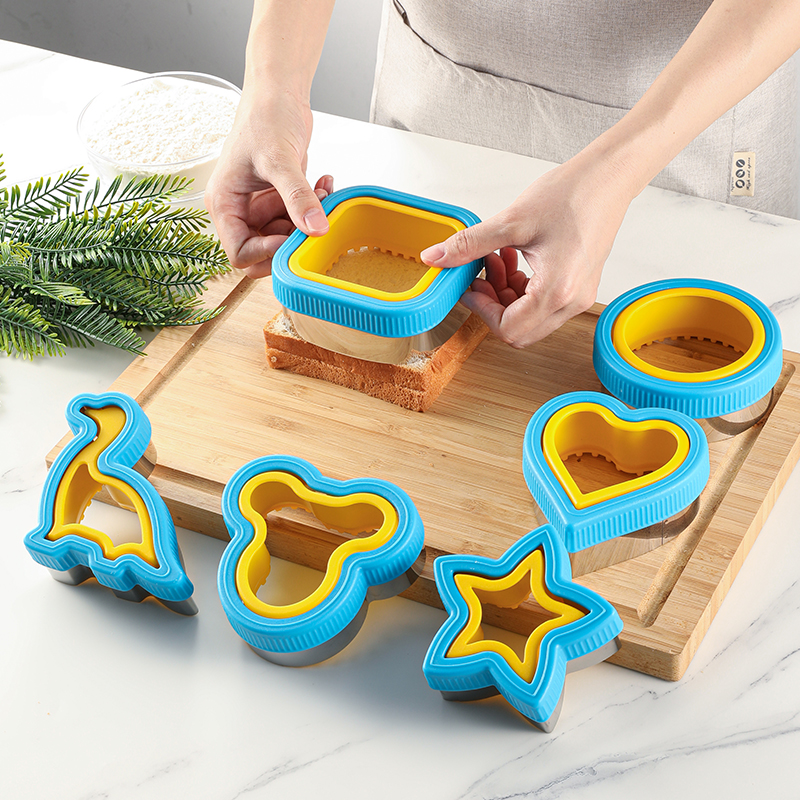 Kitchen Baking Supplies - Sandwich cutting and sealing machine, biscuit