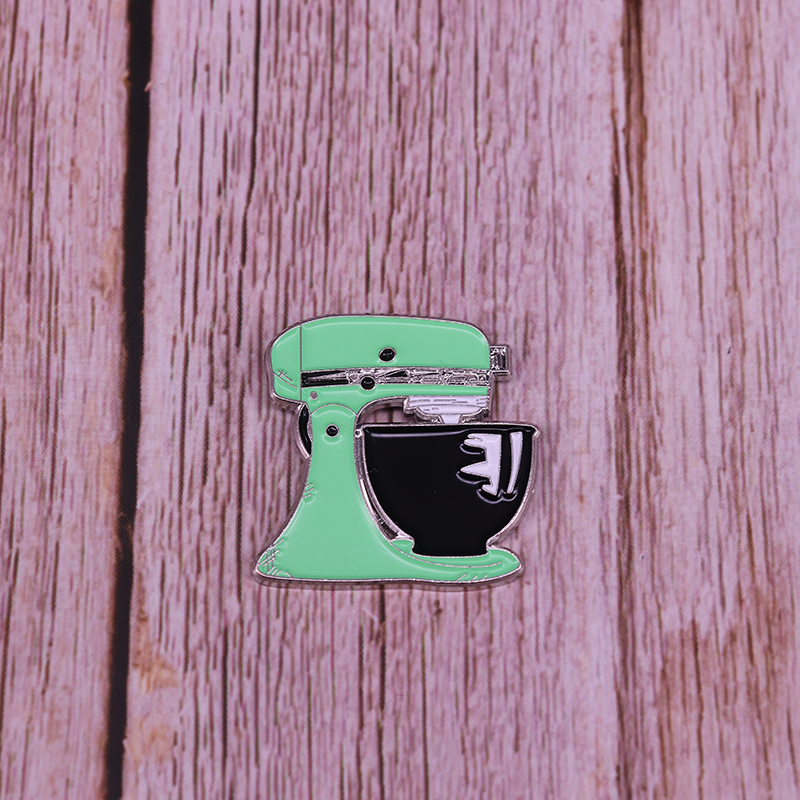 Mint green kitchen mixer badge - Kitchen Baking Game review and price